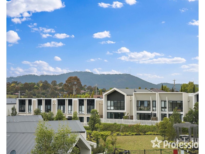 17 Amadeo Way, Chirnside Park VIC 3116