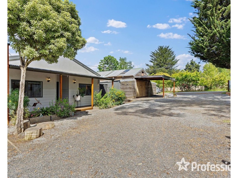 43 Monbulk Road, Mount Evelyn VIC 3796