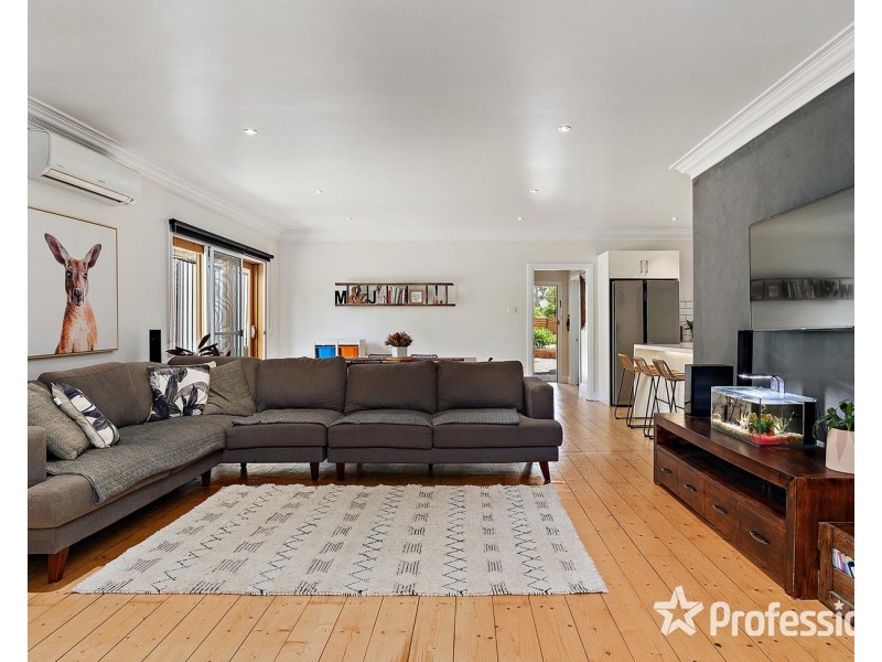 43 Monbulk Road, Mount Evelyn VIC 3796