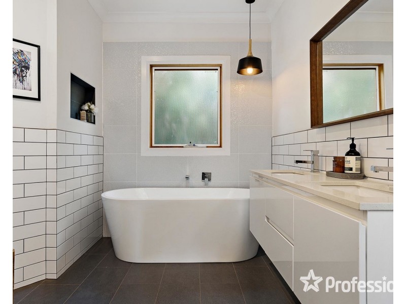 43 Monbulk Road, Mount Evelyn VIC 3796