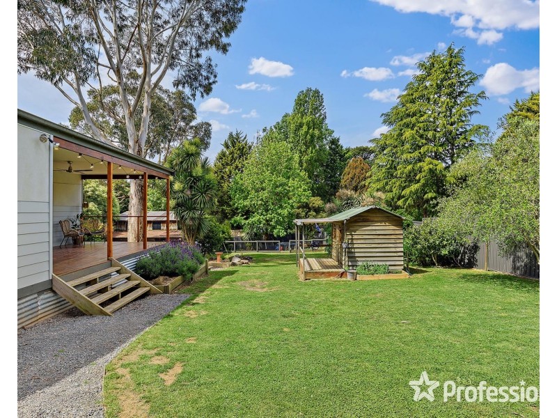 43 Monbulk Road, Mount Evelyn VIC 3796