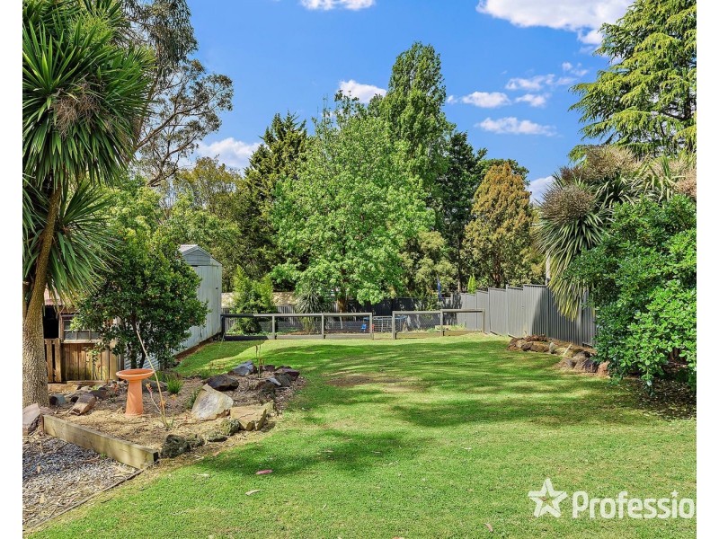 43 Monbulk Road, Mount Evelyn VIC 3796