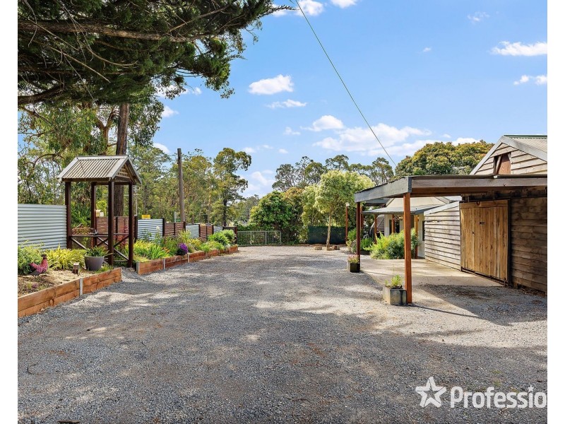 43 Monbulk Road, Mount Evelyn VIC 3796