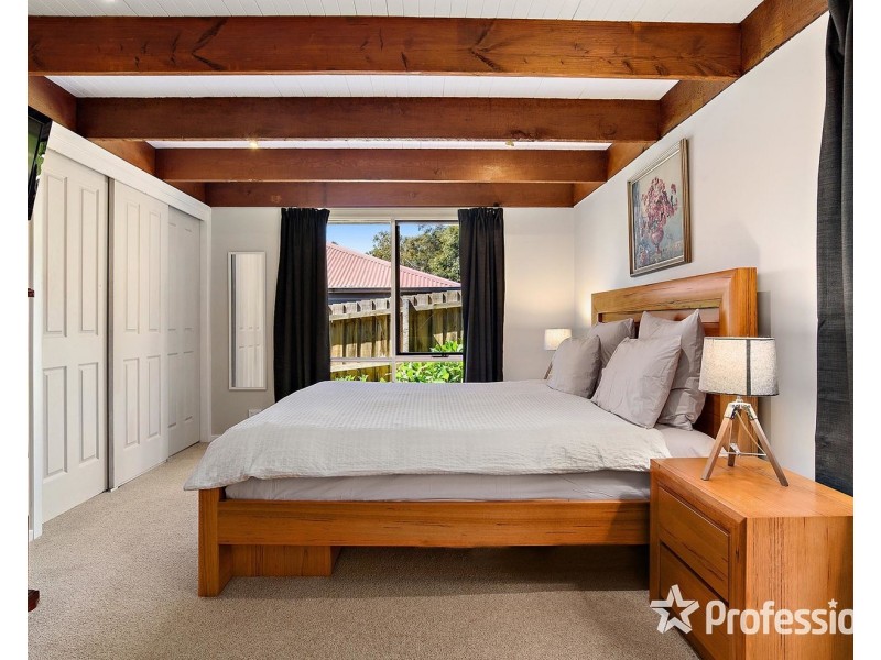 8 Haag Road, Seville VIC 3139