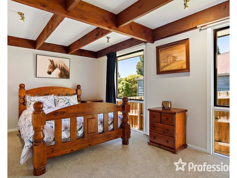 8 Haag Road, Seville VIC 3139