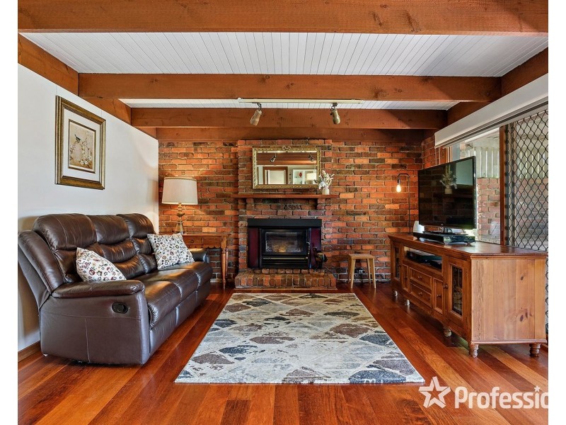 8 Haag Road, Seville VIC 3139