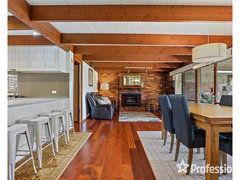 8 Haag Road, Seville VIC 3139