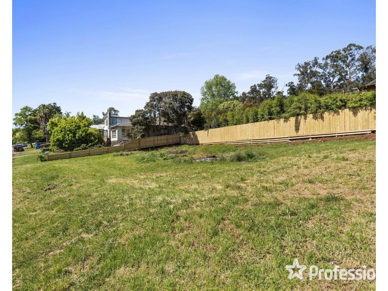 14 Queens Road, Silvan VIC 3795