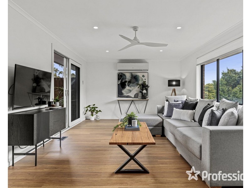 113 Rolling Hills Road, Chirnside Park VIC 3116