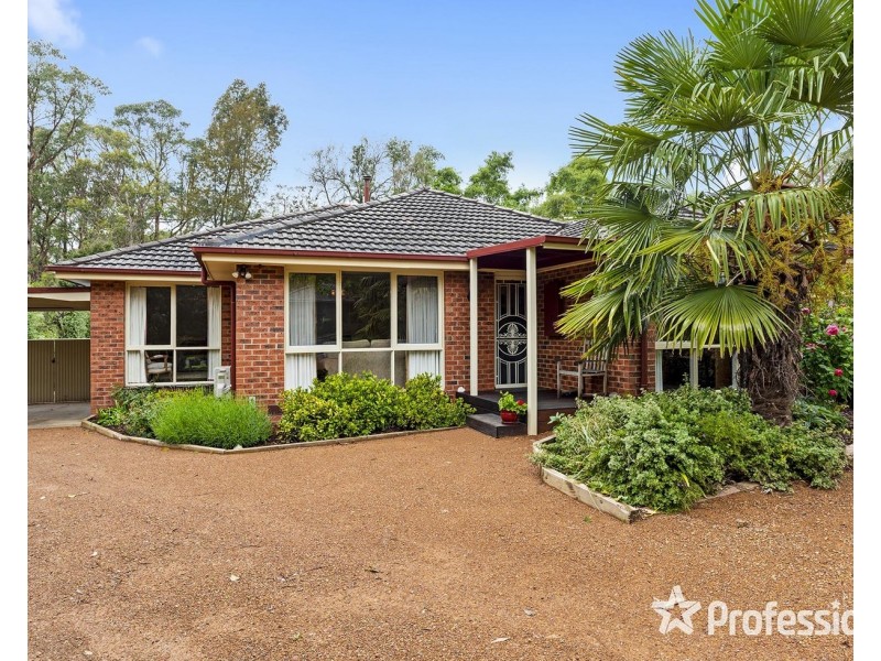 4 Kemp Avenue, Mount Evelyn VIC 3796