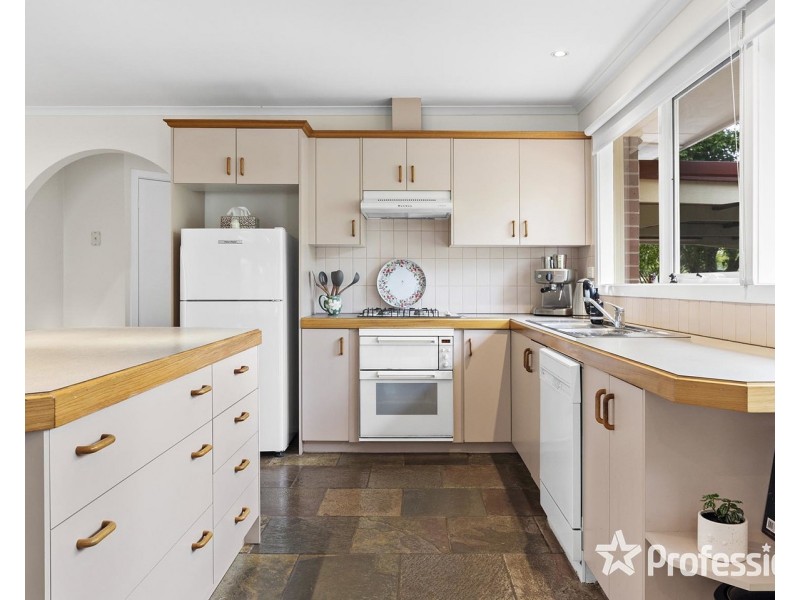 4 Kemp Avenue, Mount Evelyn VIC 3796