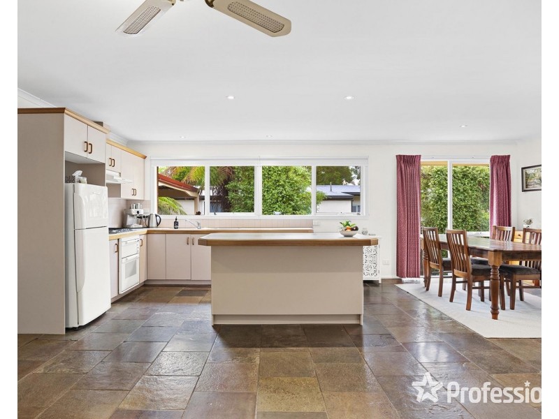 4 Kemp Avenue, Mount Evelyn VIC 3796