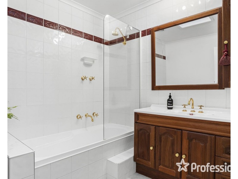 4 Kemp Avenue, Mount Evelyn VIC 3796