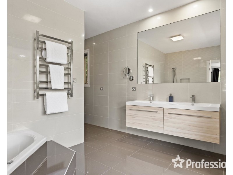 506 Sheffield Road, Montrose VIC 3765