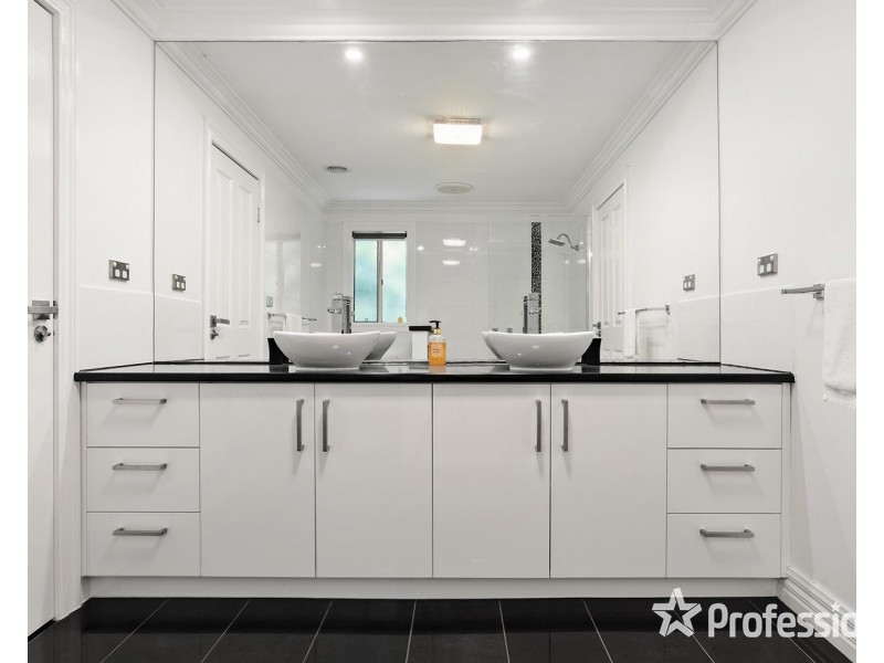 506 Sheffield Road, Montrose VIC 3765