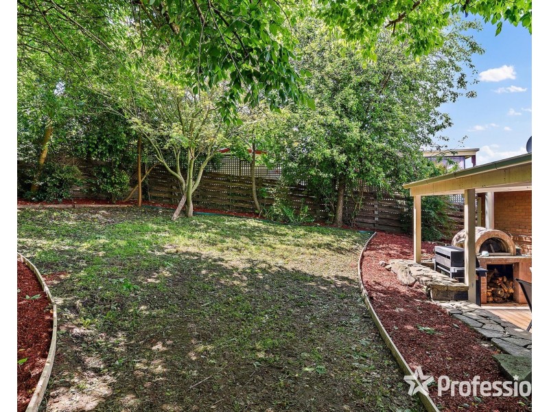 10/21 Howard Street, Seville VIC 3139