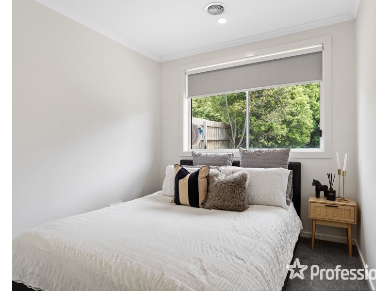 23 Charlwood Drive, Mooroolbark VIC 3138