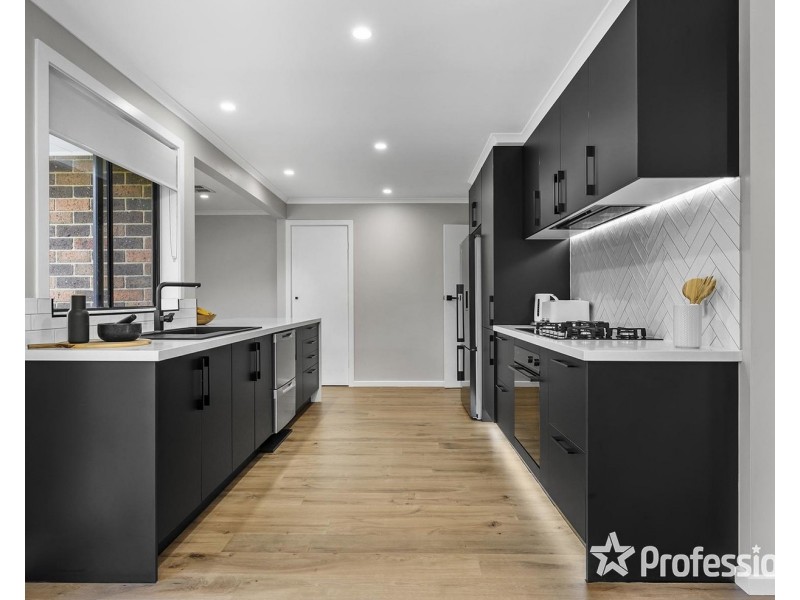 121 Commercial Road, Mount Evelyn VIC 3796