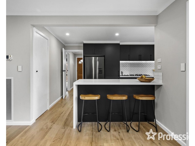 121 Commercial Road, Mount Evelyn VIC 3796