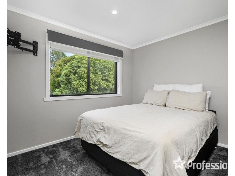 121 Commercial Road, Mount Evelyn VIC 3796