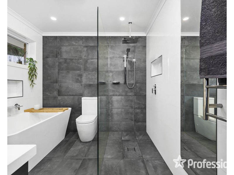 121 Commercial Road, Mount Evelyn VIC 3796