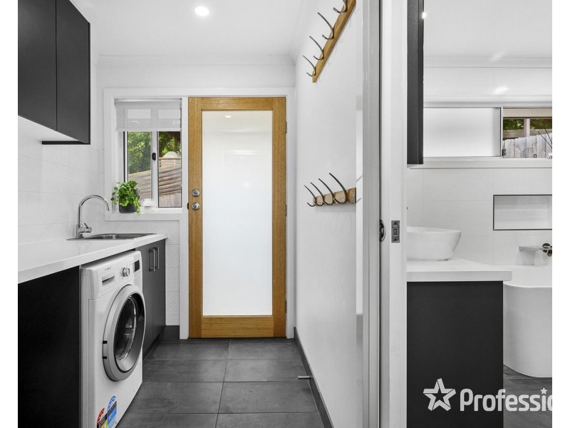 121 Commercial Road, Mount Evelyn VIC 3796