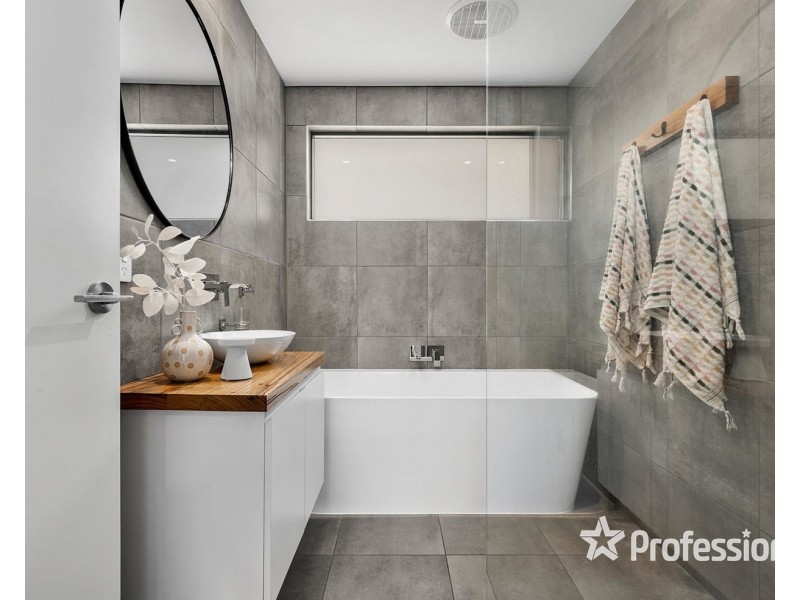 29 Olympus Drive, Croydon South VIC 3136