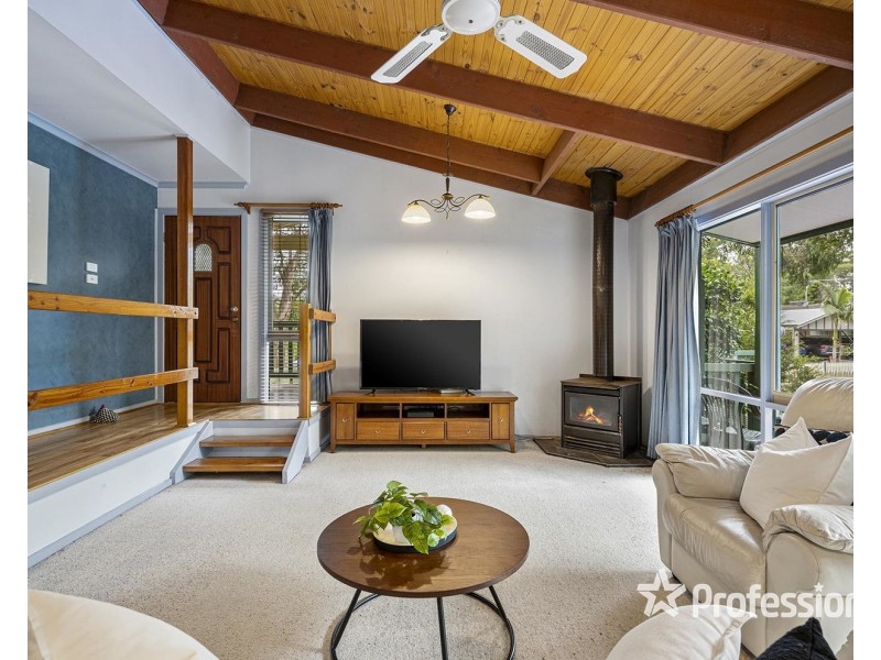 11 Heath Avenue, Mount Evelyn VIC 3796