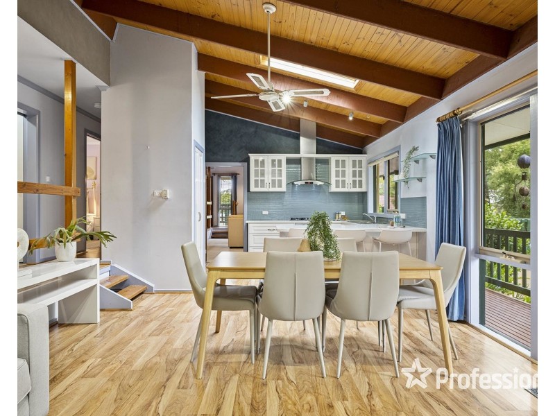 11 Heath Avenue, Mount Evelyn VIC 3796