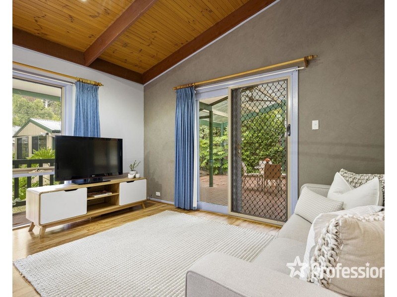 11 Heath Avenue, Mount Evelyn VIC 3796