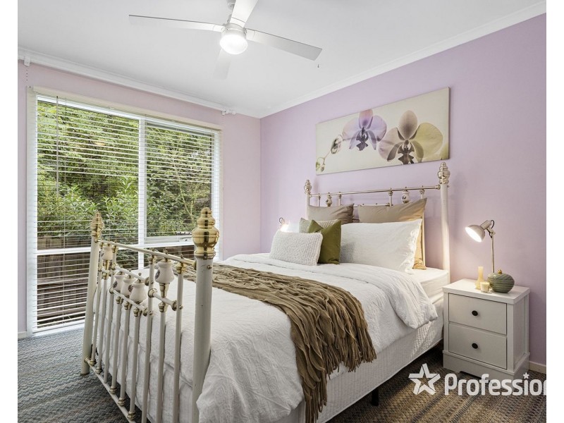 11 Heath Avenue, Mount Evelyn VIC 3796