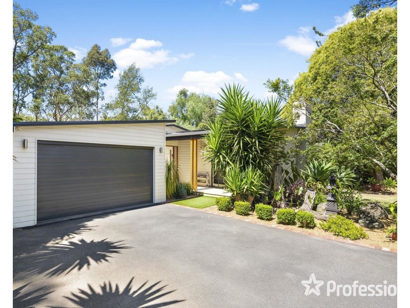 2 Kemp Avenue, Mount Evelyn VIC 3796