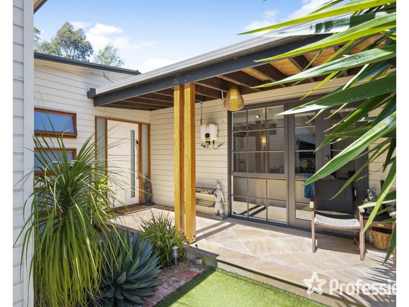 2 Kemp Avenue, Mount Evelyn VIC 3796