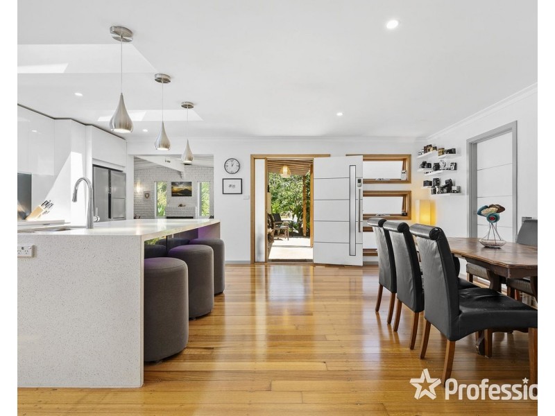 2 Kemp Avenue, Mount Evelyn VIC 3796