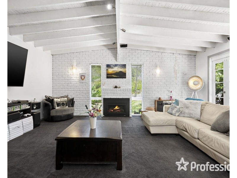 2 Kemp Avenue, Mount Evelyn VIC 3796