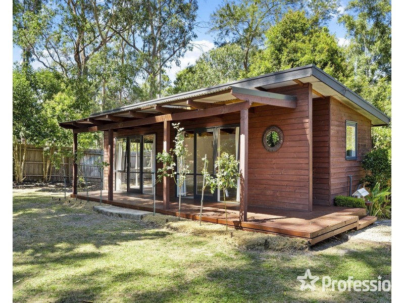 2 Kemp Avenue, Mount Evelyn VIC 3796