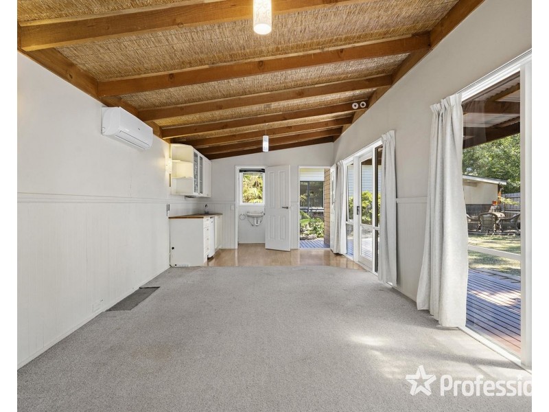 2 Kemp Avenue, Mount Evelyn VIC 3796