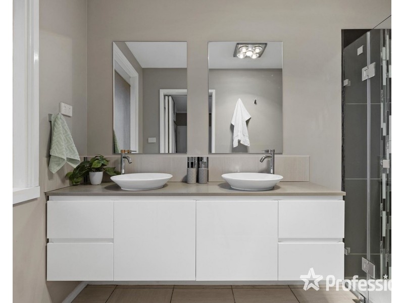 6 Wylie Road, Silvan VIC 3795