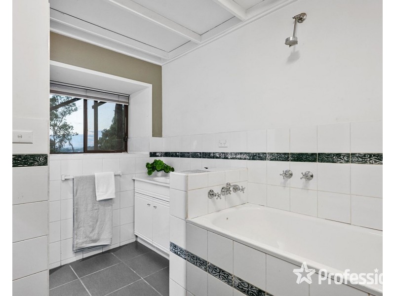 6 Wylie Road, Silvan VIC 3795