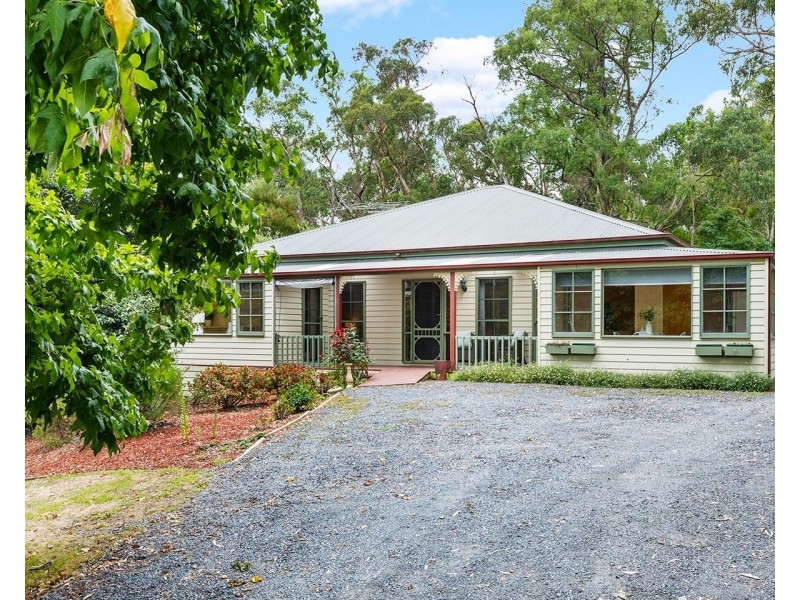 6 Aqueduct Avenue, Mount Evelyn VIC 3796