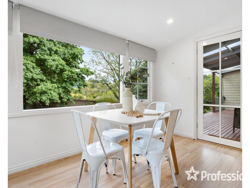 6 Aqueduct Avenue, Mount Evelyn VIC 3796