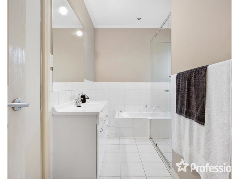 6 Aqueduct Avenue, Mount Evelyn VIC 3796