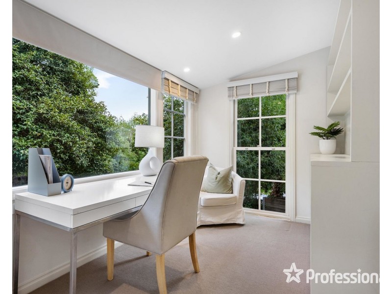 6 Aqueduct Avenue, Mount Evelyn VIC 3796