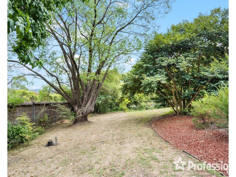 6 Aqueduct Avenue, Mount Evelyn VIC 3796