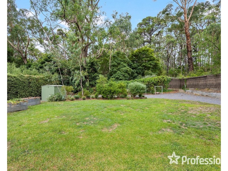 6 Aqueduct Avenue, Mount Evelyn VIC 3796