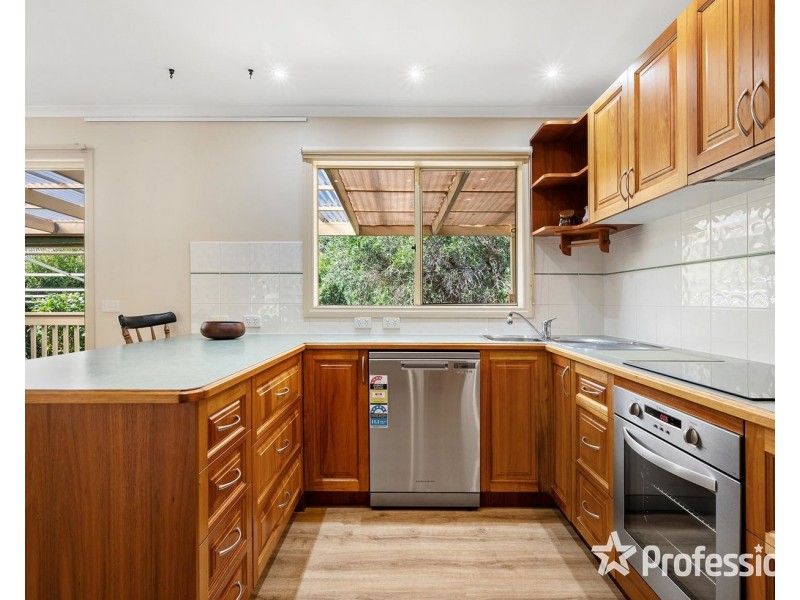 4 Graneby Rise, Mount Evelyn VIC 3796