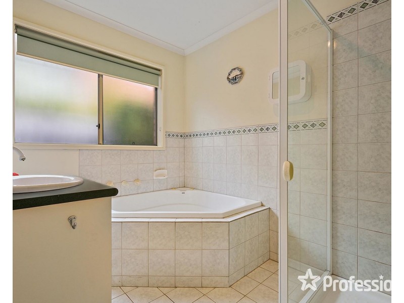 11 Kyra Close, Lilydale VIC 3140