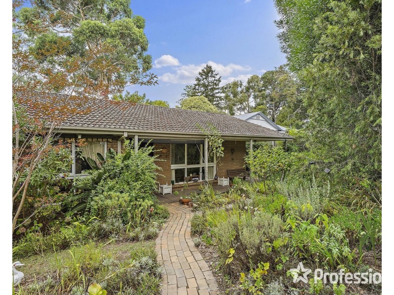 56 Hereford Road, Mount Evelyn VIC 3796