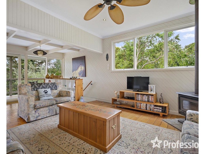 17 Murrumbung Road, Mount Evelyn VIC 3796