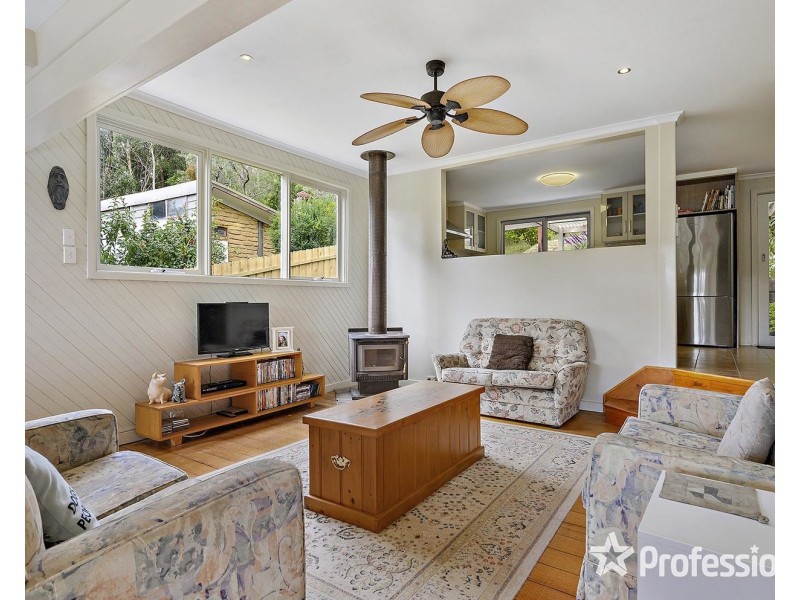 17 Murrumbung Road, Mount Evelyn VIC 3796